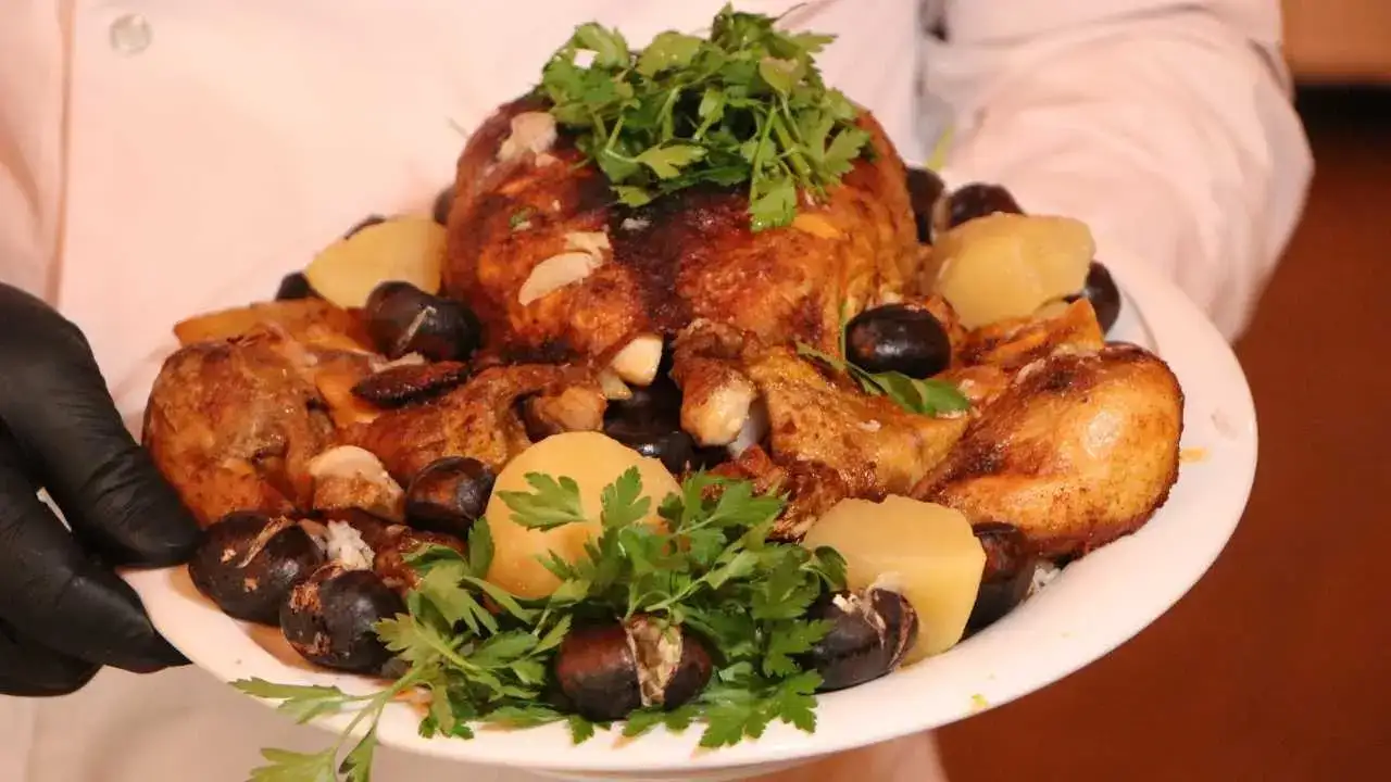 Adana’da Yılbaşı Geleneği Değişti: Tavuk Dolması Zirveye Çıktı! 5